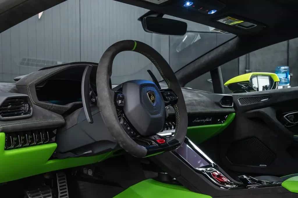 Lamborghini Huracán Tecnica V10 639PS Carbon 3.100km 06/2023-photo-9