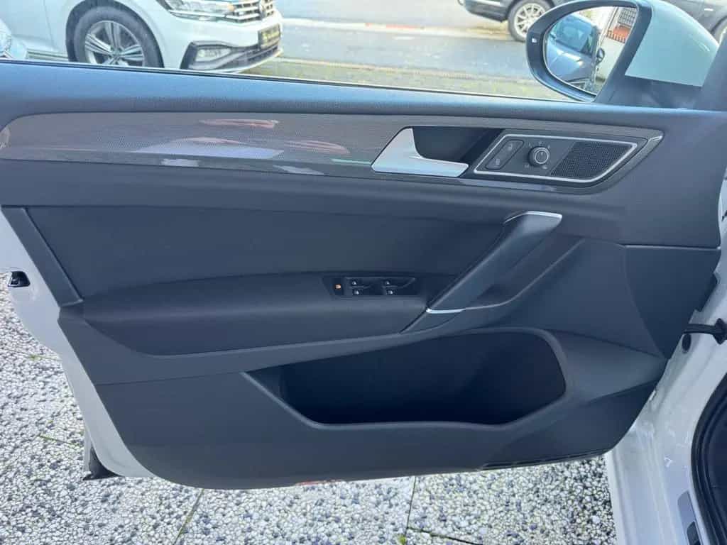 Volkswagen Golf Sportsvan 1.5 TSI Join*LED/AHK/Standheizung 05/2019-photo-11