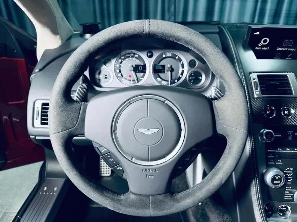 Aston Martin DB9 *V12*CARBON*B&O*CAMERA* 10/2013-photo-11