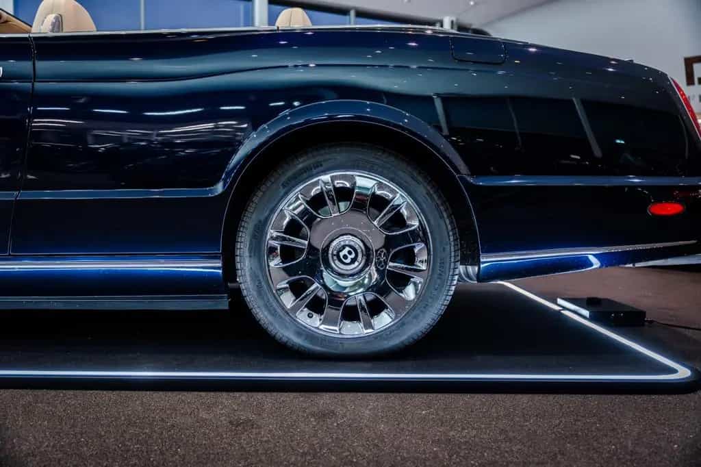 Bentley Azure Cabriolet*3. Hand*Wenig KM*Unfallfrei* 10/2007-photo-3