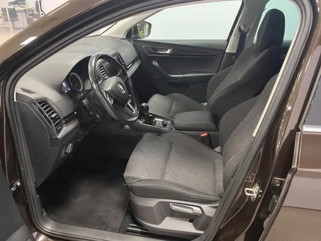 Skoda Karoq 1.5 TSI Style+AHK schwenk+LED+NAVIGATION+ 04/2018-photo-12