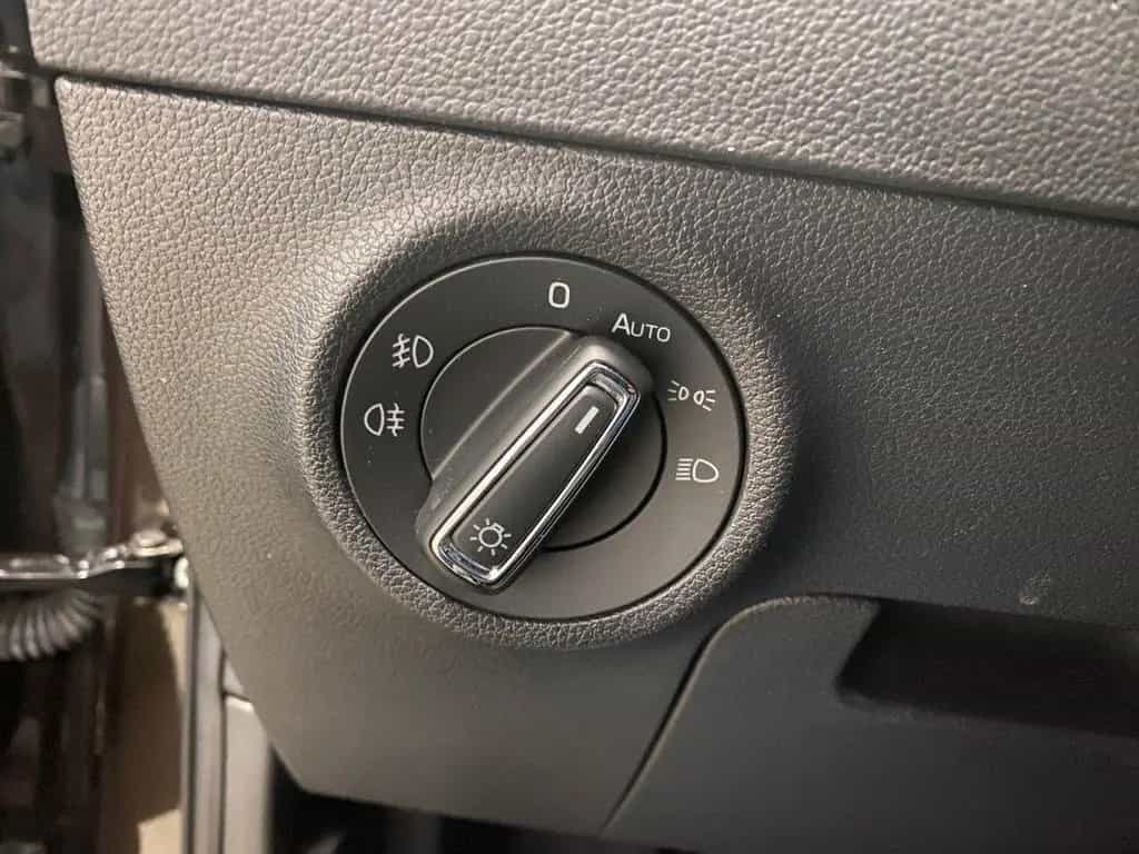 Skoda Karoq 1.5 TSI Style+AHK schwenk+LED+NAVIGATION+ 04/2018-photo-14
