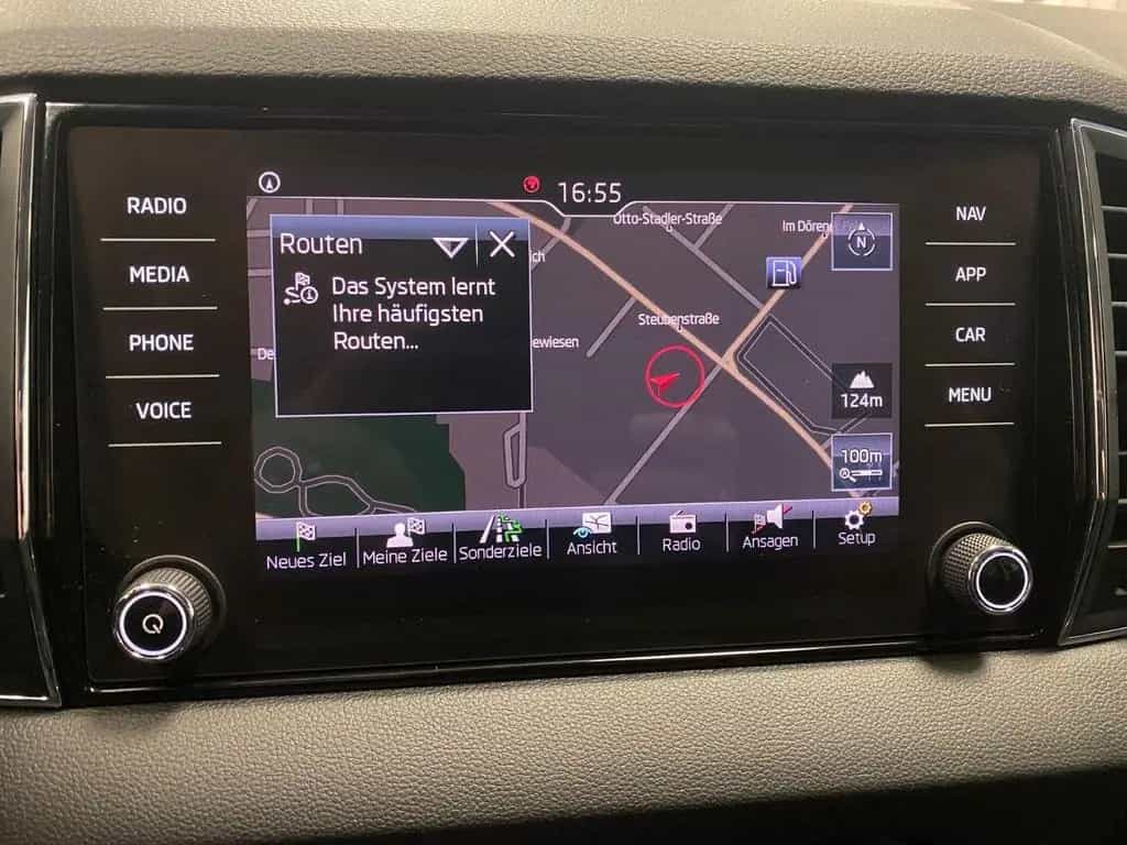 Skoda Karoq 1.5 TSI Style+AHK schwenk+LED+NAVIGATION+ 04/2018-photo-19