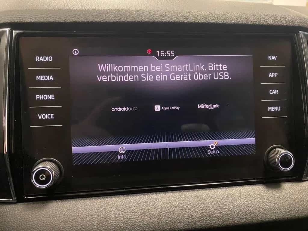 Skoda Karoq 1.5 TSI Style+AHK schwenk+LED+NAVIGATION+ 04/2018-photo-22