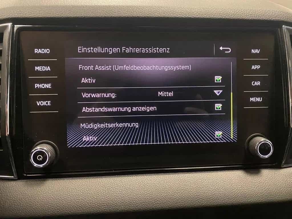 Skoda Karoq 1.5 TSI Style+AHK schwenk+LED+NAVIGATION+ 04/2018-photo-24
