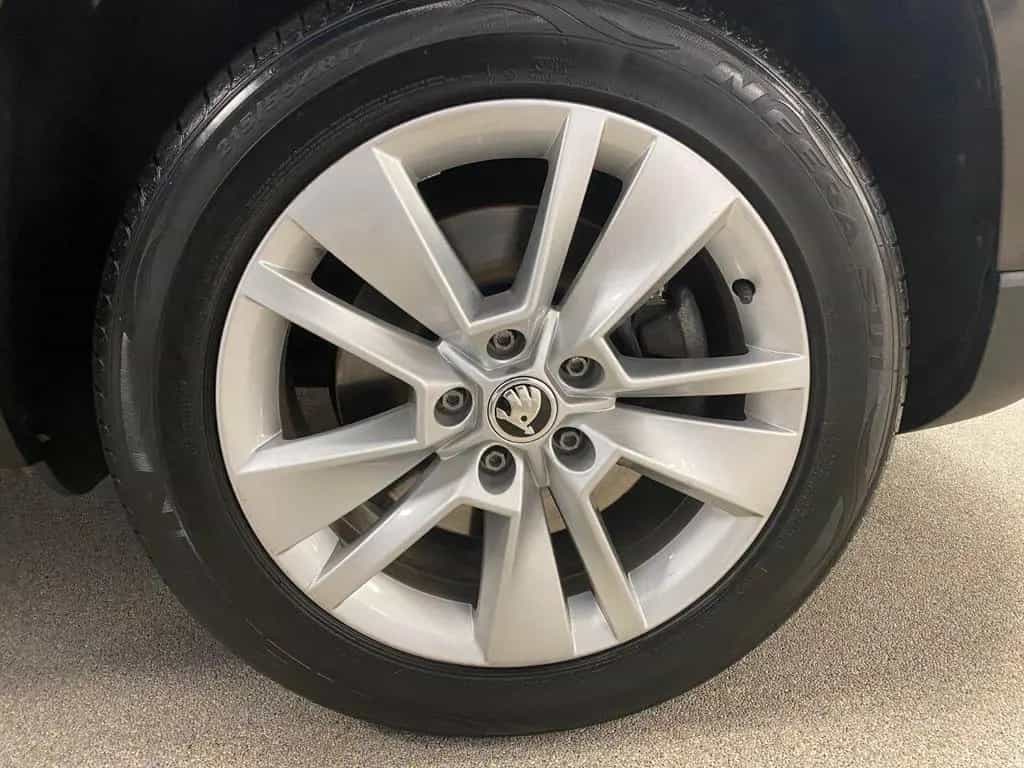 Skoda Karoq 1.5 TSI Style+AHK schwenk+LED+NAVIGATION+ 04/2018-photo-7