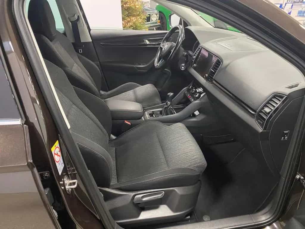 Skoda Karoq 1.5 TSI Style+AHK schwenk+LED+NAVIGATION+ 04/2018-photo-9