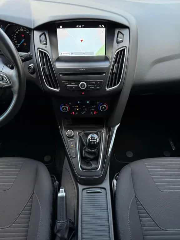 Ford Focus Turnier 1.5 Titanium/Navi/Sitzhz./AHK/TÜV 03/2018-photo-13