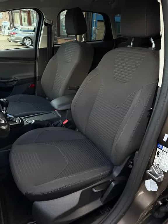 Ford Focus Turnier 1.5 Titanium/Navi/Sitzhz./AHK/TÜV 03/2018-photo-9