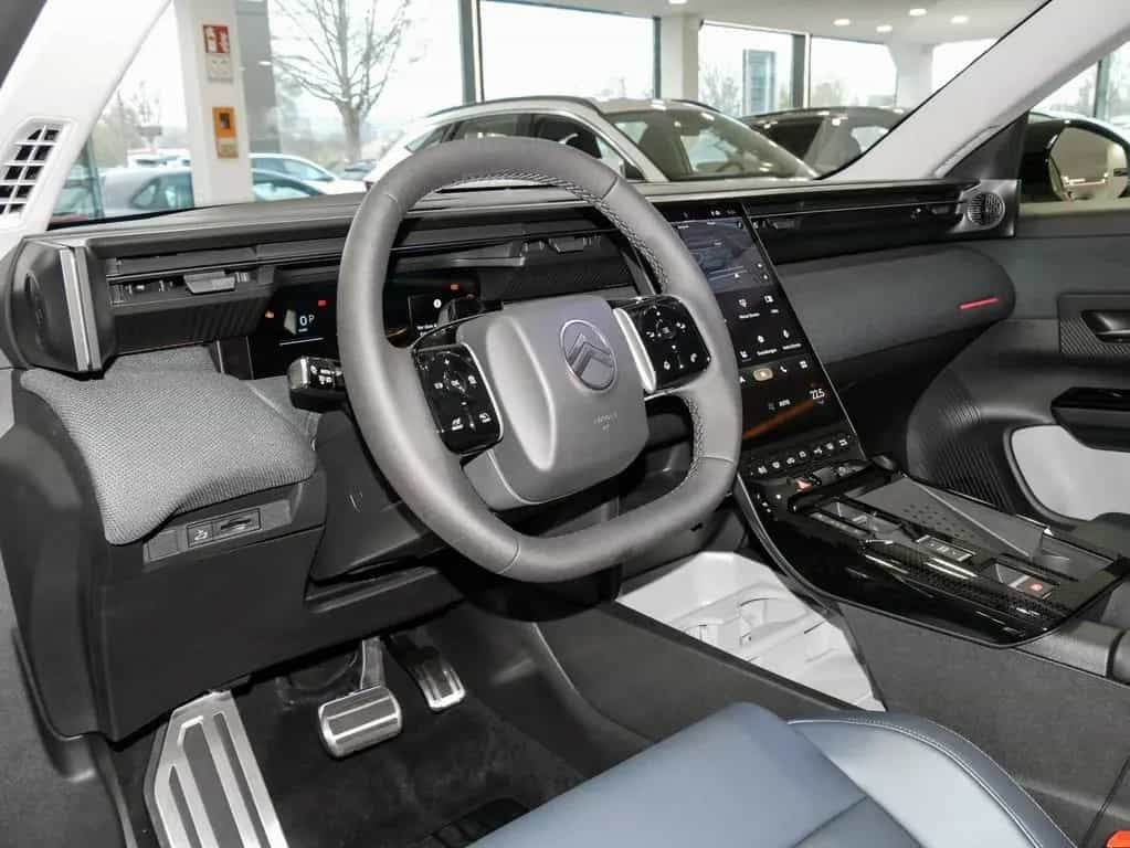 Citroën C5 Aircross 145 Hybrid MAX Panorama 360°Kamera 03/2026-photo-13