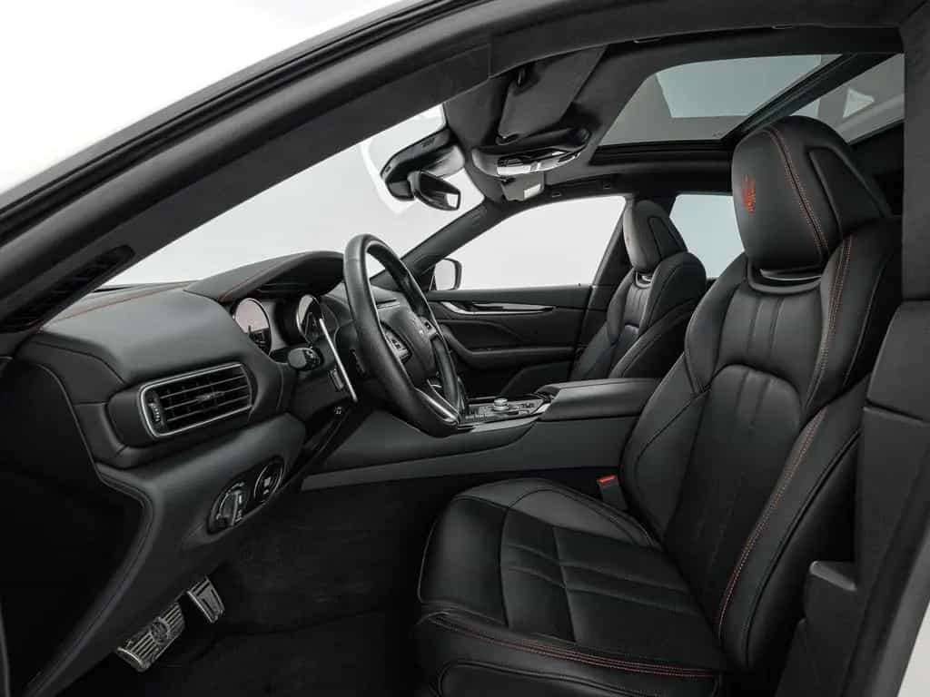 Maserati Levante Modena S Ultima PANO + 1. HAND 01/2024-photo-10