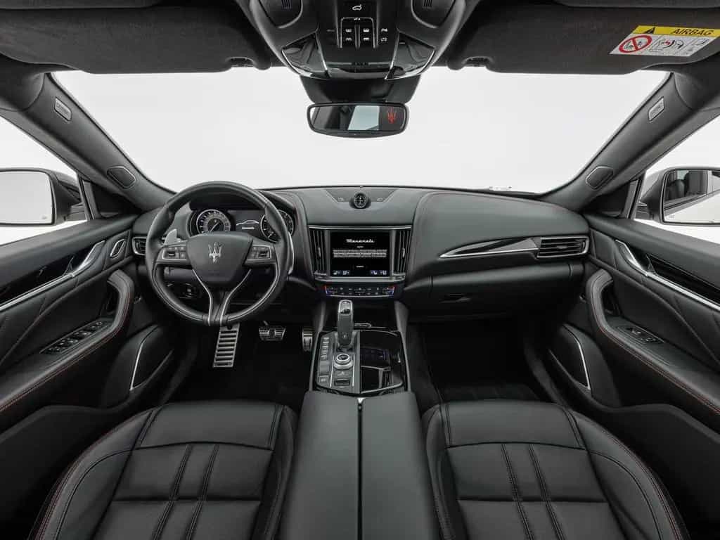 Maserati Levante Modena S Ultima PANO + 1. HAND 01/2024-photo-11