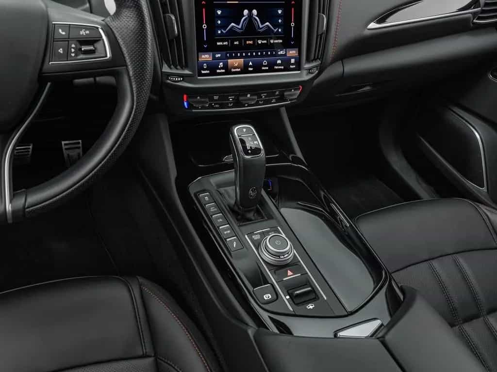 Maserati Levante Modena S Ultima PANO + 1. HAND 01/2024-photo-13