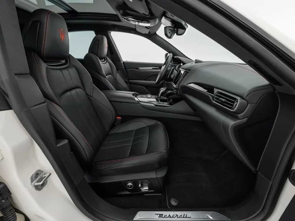 Maserati Levante Modena S Ultima PANO + 1. HAND 01/2024-photo-16