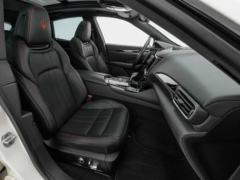 Maserati Levante Modena S Ultima PANO + 1. HAND 01/2024-photo-17