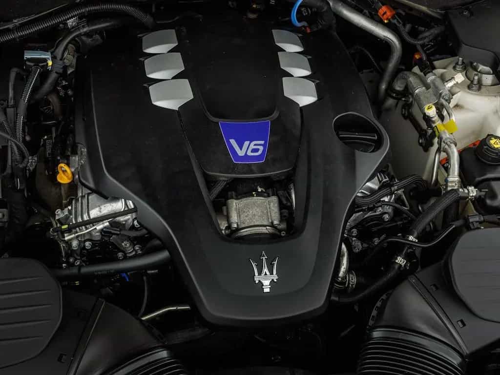 Maserati Levante Modena S Ultima PANO + 1. HAND 01/2024-photo-26