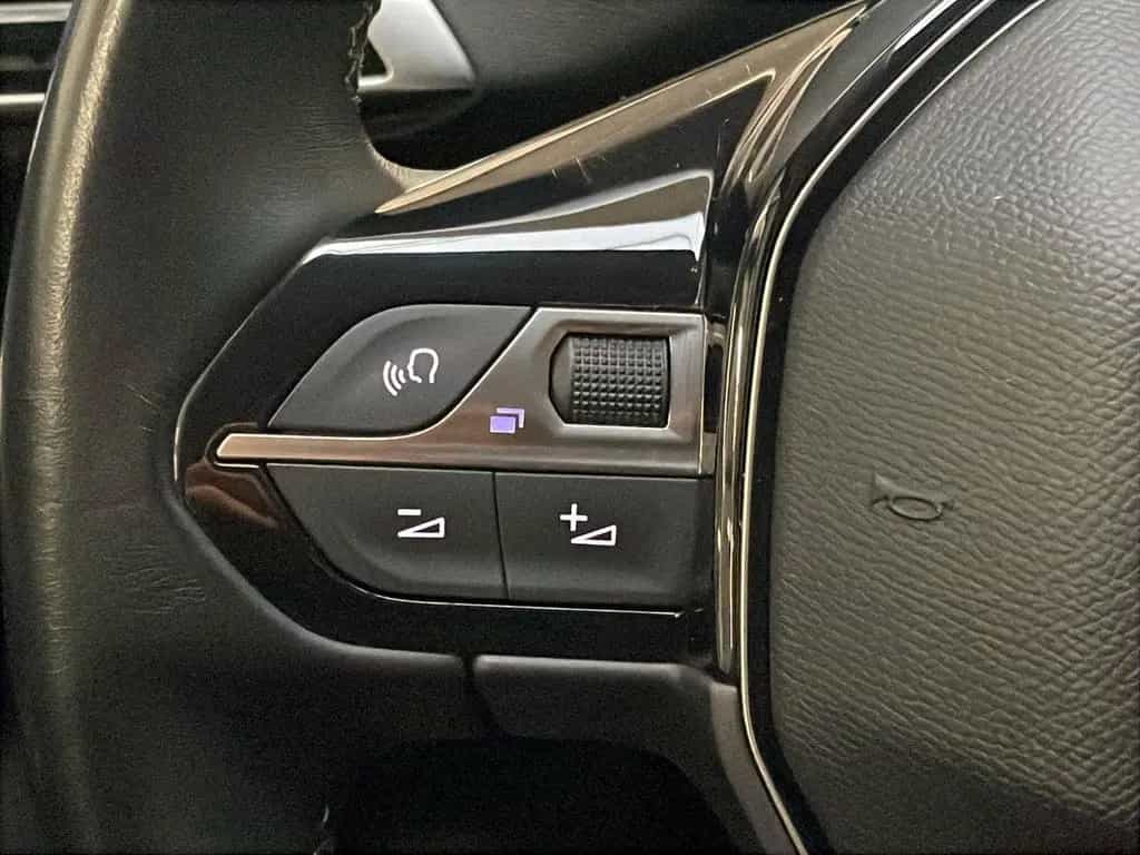 Peugeot 3008 Allure /LED/360°/Sitz Heizung/Elektr. Heck 09/2019-photo-18