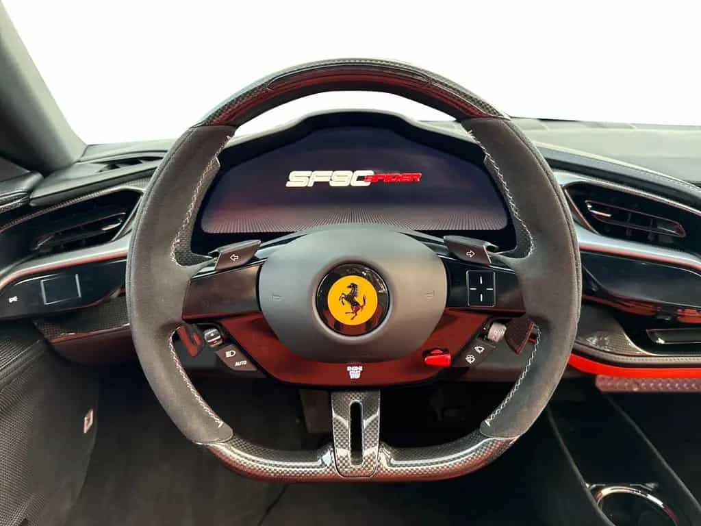 Ferrari SF90 Spider *Embleme*Navi*PDC*Klima*Leder* 08/2023-photo-13