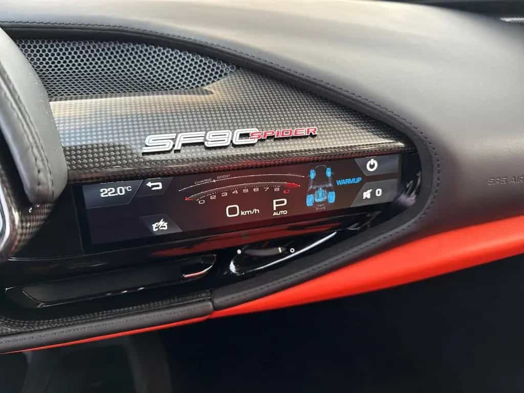 Ferrari SF90 Spider *Embleme*Navi*PDC*Klima*Leder* 08/2023-photo-16