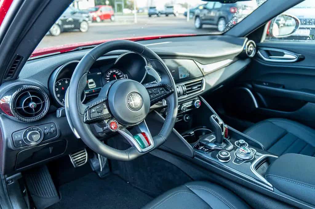 Alfa Romeo Giulia Sprint 2.0 Turbo 16V 147kW (200 PS) AT 03/2023-photo-9