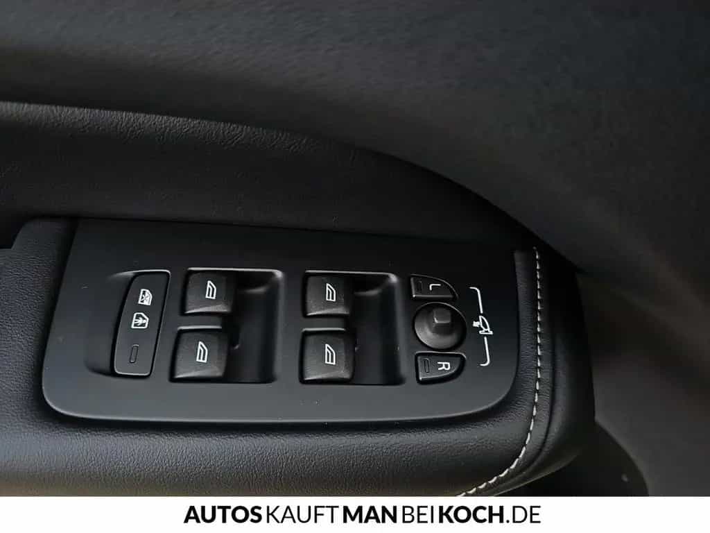 Volvo XC60 B4 D Plus Dark ACC BLIS V-LED 4xSHz MEM H&K 09/2023-photo-19