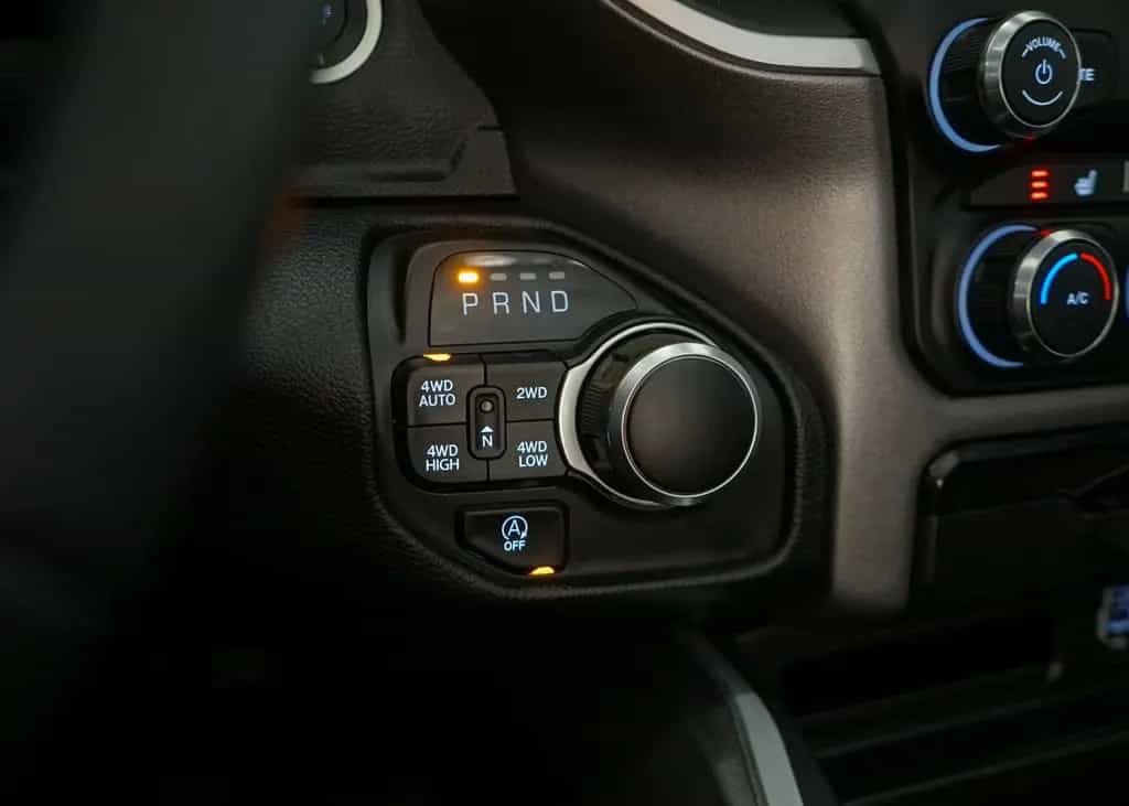 Dodge RAM 1500 4X4 Bighorn CrewCab 4WD-Auto PDC Kamera 10/2020-photo-20