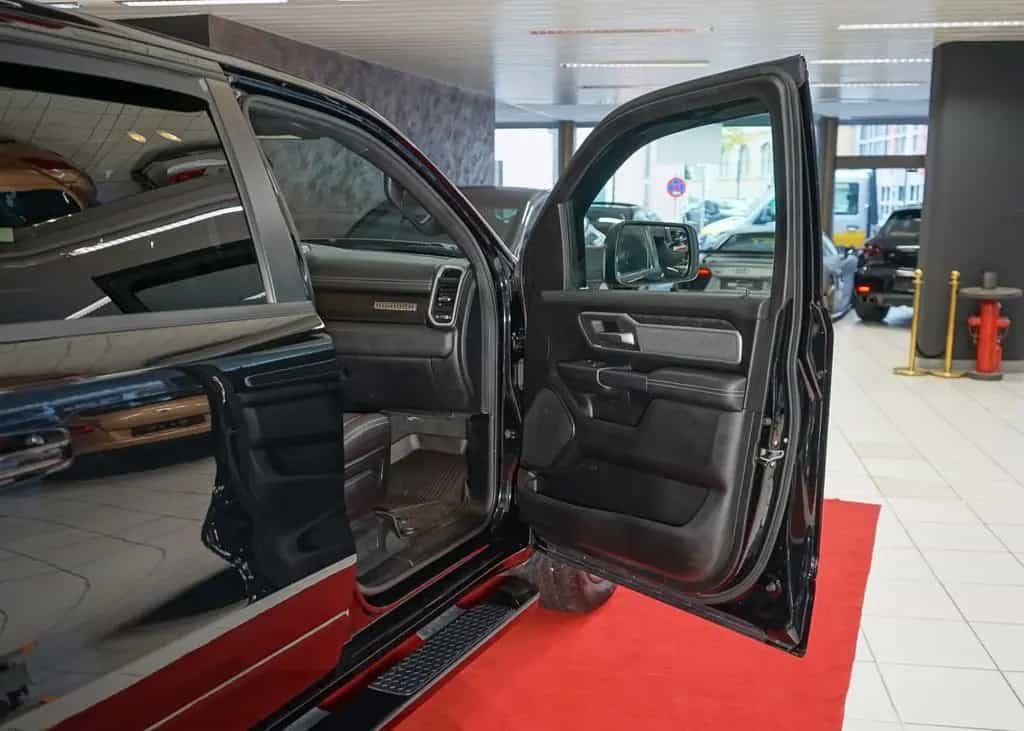 Dodge RAM 1500 4X4 Bighorn CrewCab 4WD-Auto PDC Kamera 10/2020-photo-25