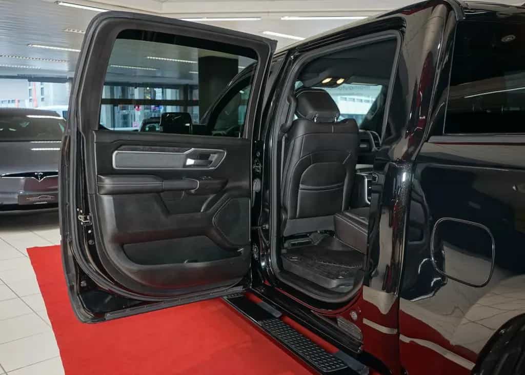 Dodge RAM 1500 4X4 Bighorn CrewCab 4WD-Auto PDC Kamera 10/2020-photo-26