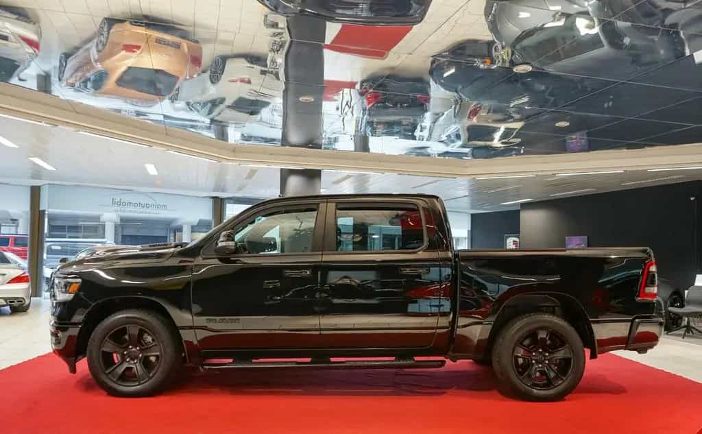 Dodge RAM 1500 4X4 Bighorn CrewCab 4WD-Auto PDC Kamera 10/2020-photo-3