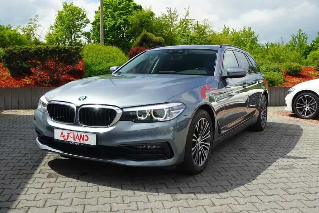 BMW 525 d Touring Sport Line LED Navi Virtual Cockpit 06/2019-photo-1