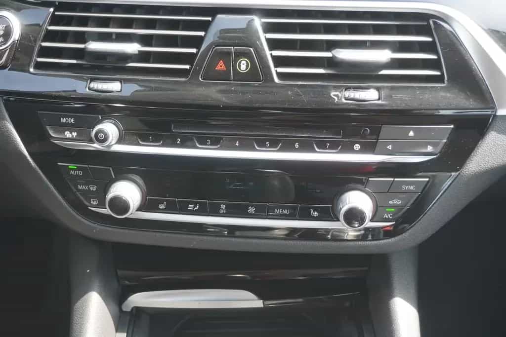 BMW 525 d Touring Sport Line LED Navi Virtual Cockpit 06/2019-photo-17