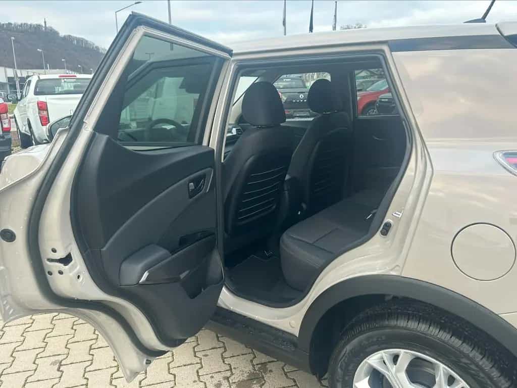 KGM Tivoli 1.5 T-GDI Essential (Nomad) null-photo-11