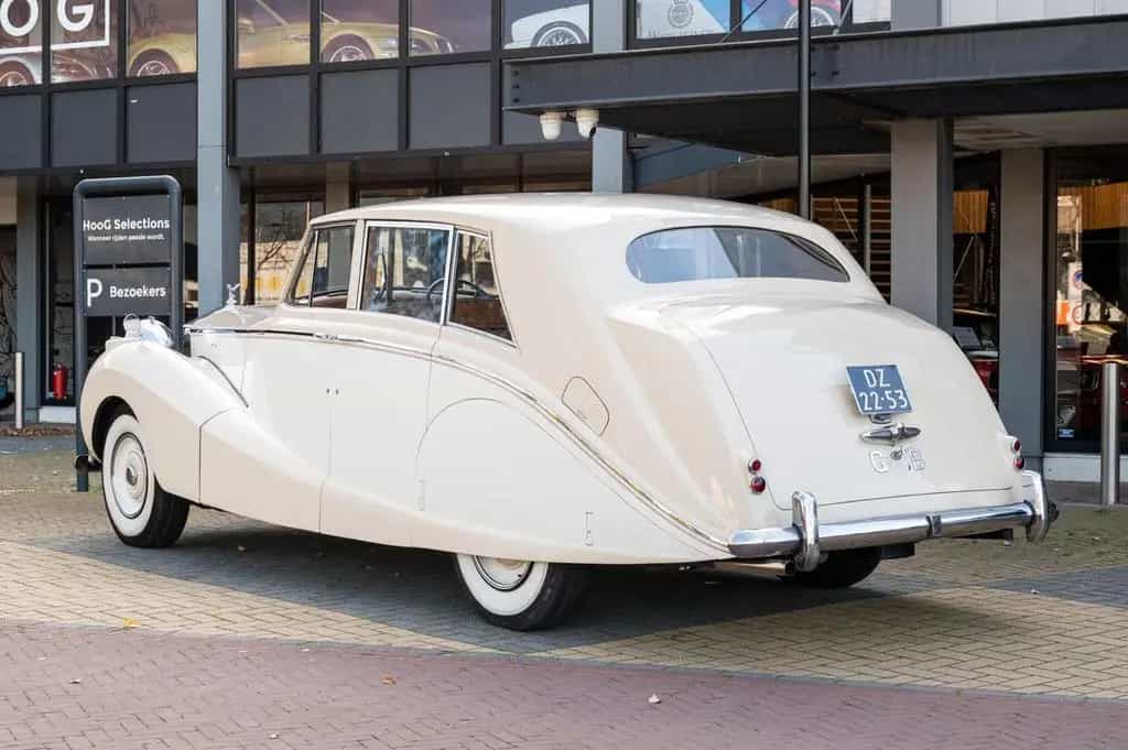 Rolls-Royce Wraith SILVER Hooper LWB 02/1954-photo-1