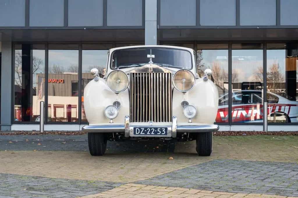 Rolls-Royce Wraith SILVER Hooper LWB 02/1954-photo-3