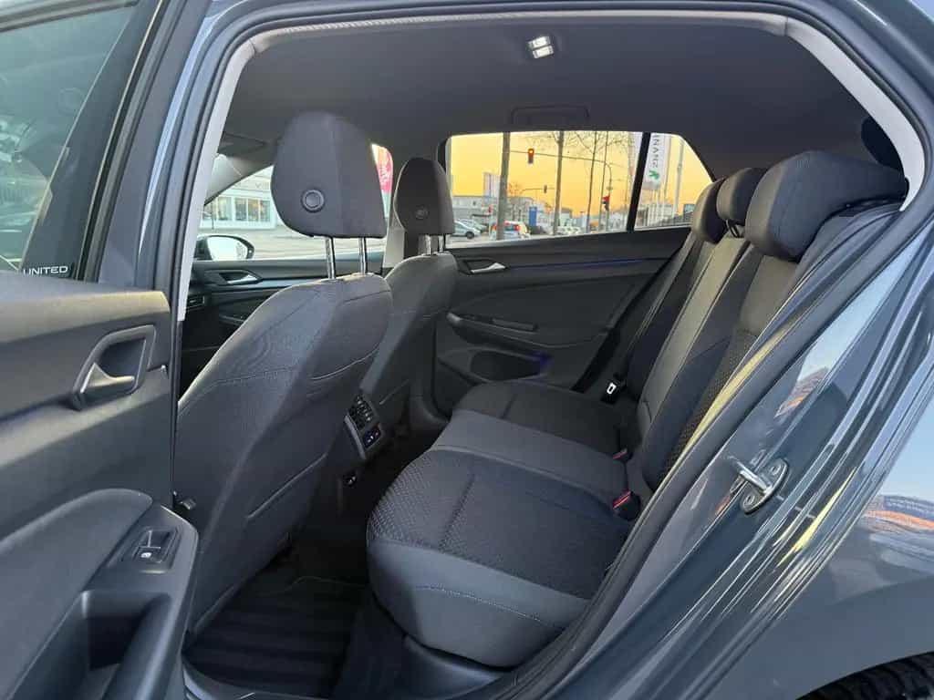Volkswagen Golf VIII Lim. United ACC R.Kamera FINANZIERUNG 10/2020-photo-11