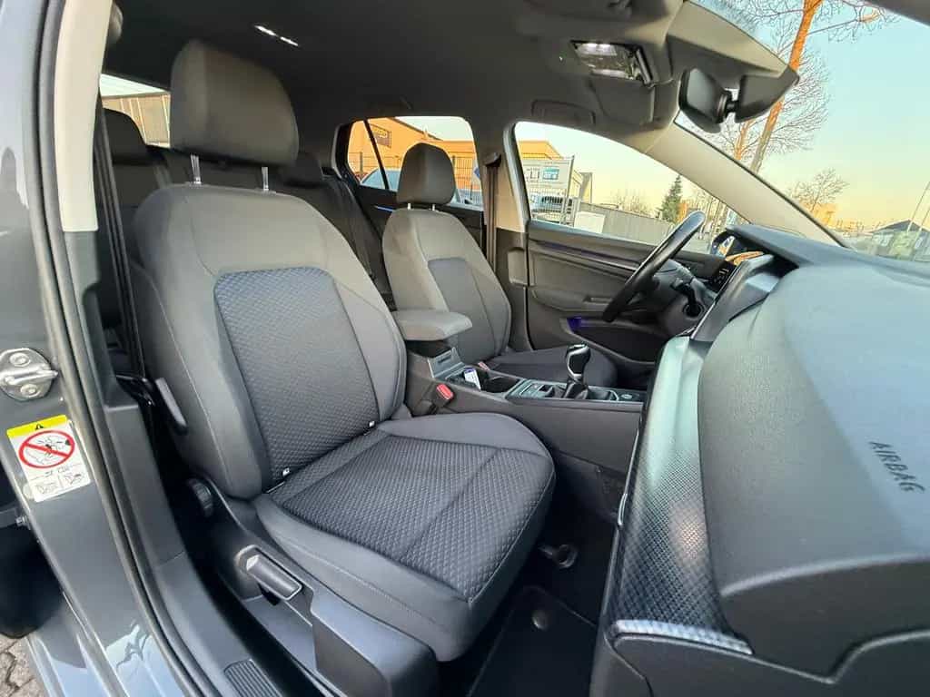 Volkswagen Golf VIII Lim. United ACC R.Kamera FINANZIERUNG 10/2020-photo-18