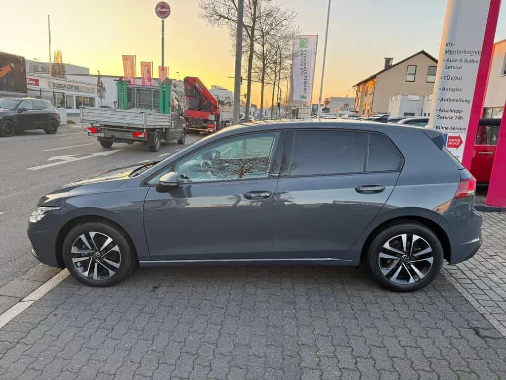 Volkswagen Golf VIII Lim. United ACC R.Kamera FINANZIERUNG 10/2020-photo-7