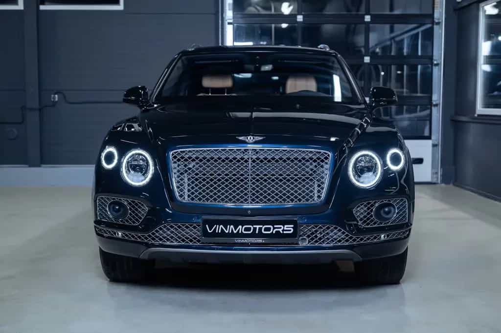 Bentley Bentayga 6.0/W12/4WD/Pano/Massage/360/ACC 03/2017-photo-1