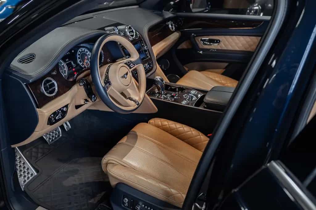 Bentley Bentayga 6.0/W12/4WD/Pano/Massage/360/ACC 03/2017-photo-14
