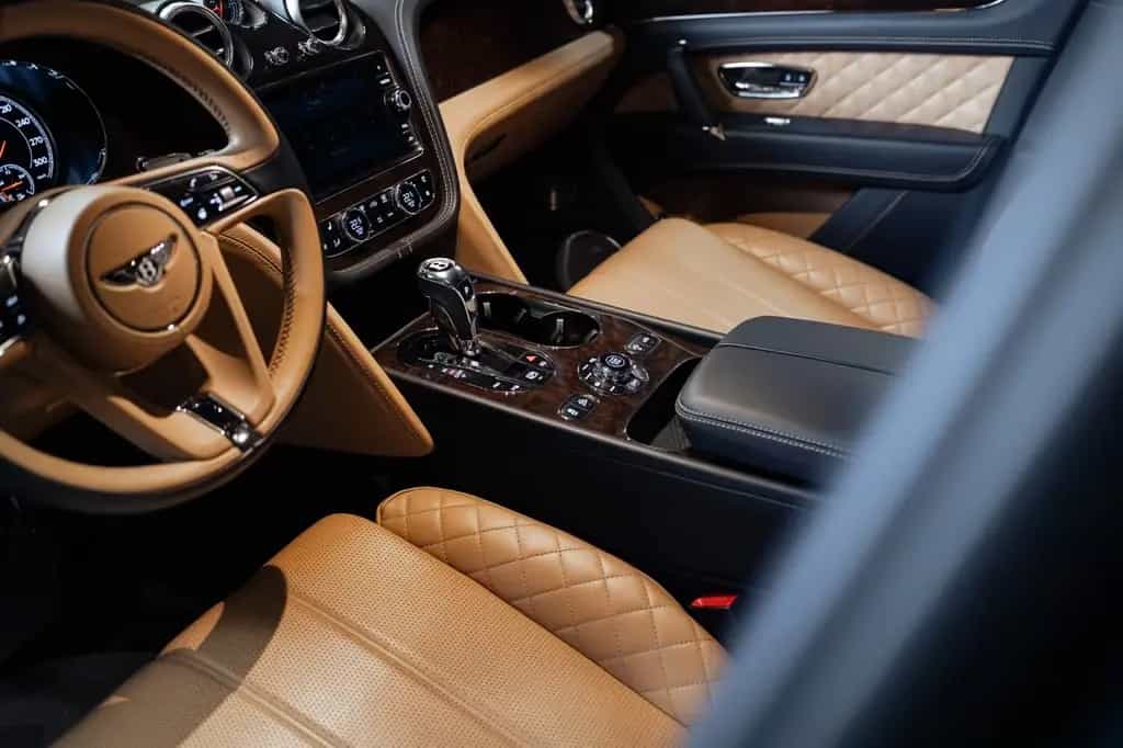 Bentley Bentayga 6.0/W12/4WD/Pano/Massage/360/ACC 03/2017-photo-17