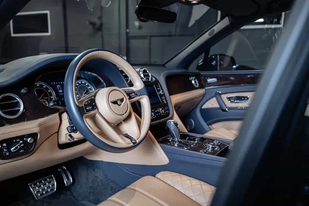 Bentley Bentayga 6.0/W12/4WD/Pano/Massage/360/ACC 03/2017-photo-20