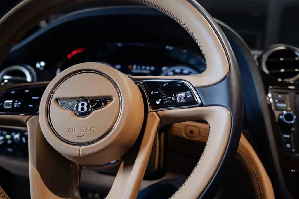 Bentley Bentayga 6.0/W12/4WD/Pano/Massage/360/ACC 03/2017-photo-21