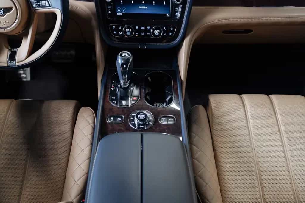 Bentley Bentayga 6.0/W12/4WD/Pano/Massage/360/ACC 03/2017-photo-25