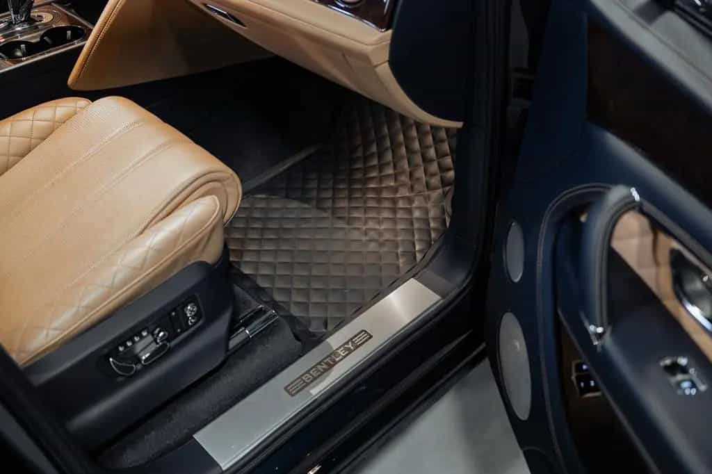 Bentley Bentayga 6.0/W12/4WD/Pano/Massage/360/ACC 03/2017-photo-32
