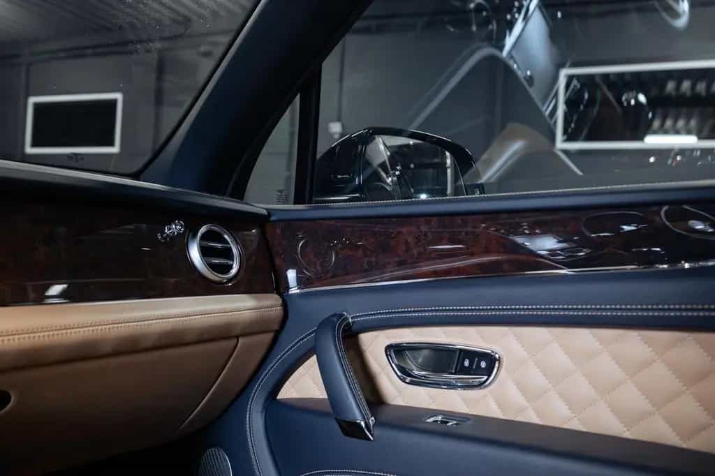 Bentley Bentayga 6.0/W12/4WD/Pano/Massage/360/ACC 03/2017-photo-33