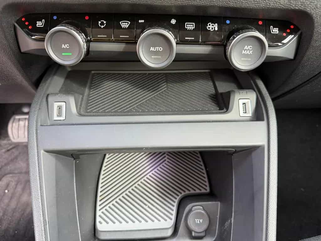 Citroën C4 Shine SITZHEIZUNG+TEMPOMAT+LENKRAD-HEIZUNG 10/2023-photo-18