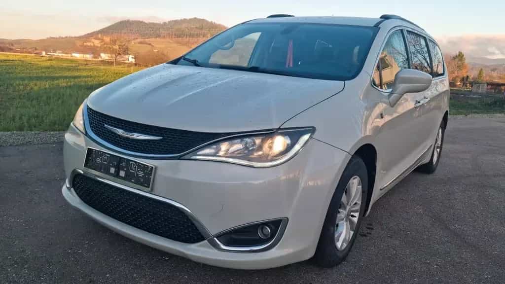 Chrysler Pacifica 3.7 07/2017-photo-0