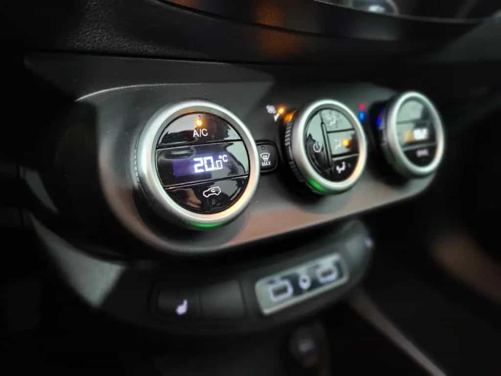 Fiat 500X Cross*PANO/SCHIEBE*AUTOMATIK*AHK*KAMERA 02/2019-photo-23