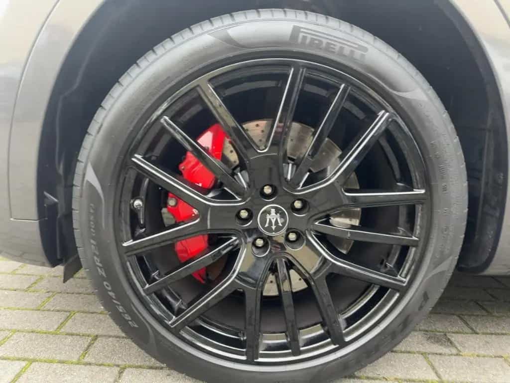 Maserati Levante Modena S AWD 430PS PANO-CARBON-360Grad 04/2023-photo-6