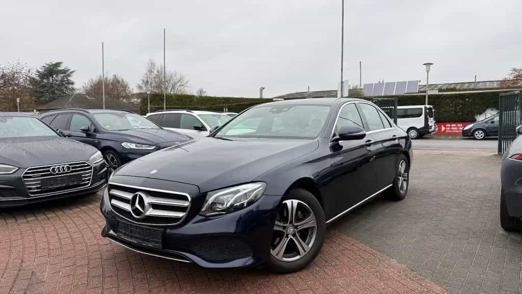 Mercedes-Benz E 220 d Limousine | WIDESCREEN | AUTOMATIK | HUD 03/2017-photo-1
